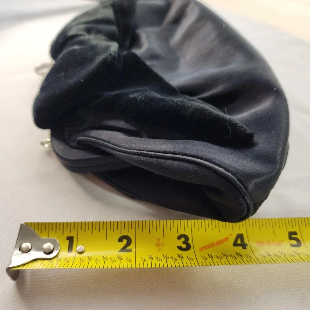 Banana Republic Unisex Black Velvet Bow Evening Silk Preowned‎ Excellent